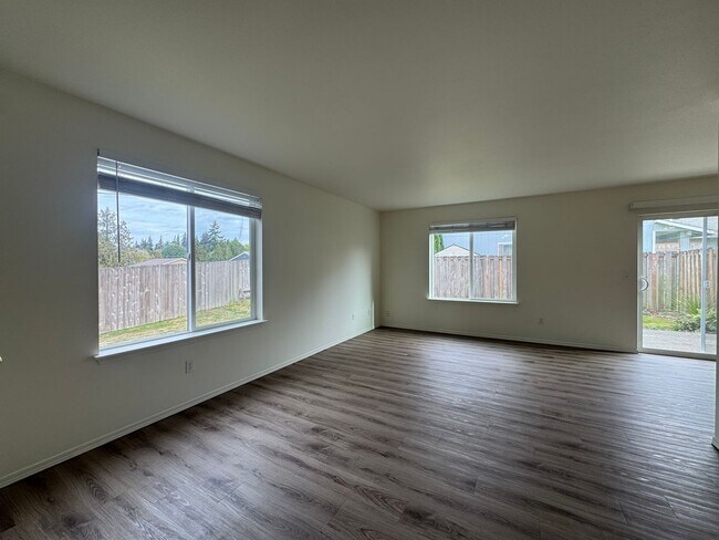 Foto del edificio - 610 11th Ave