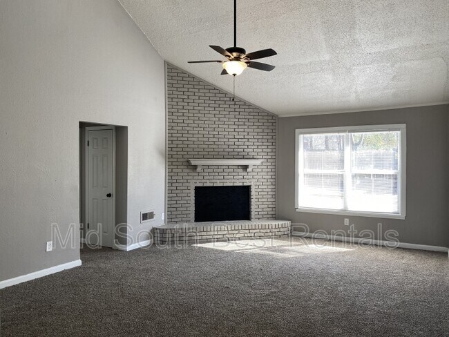 Foto del edificio - 3057 Greenbranch Dr