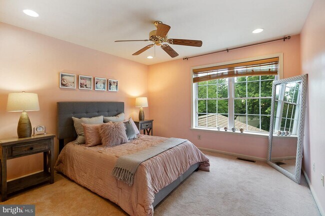 Foto del edificio - 1046 Knapp Rd