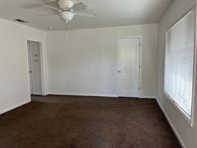 Building Photo - Cozy Duplex with Upgrades