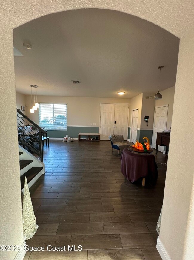 Foto del edificio - 567 Glenbrook Cir