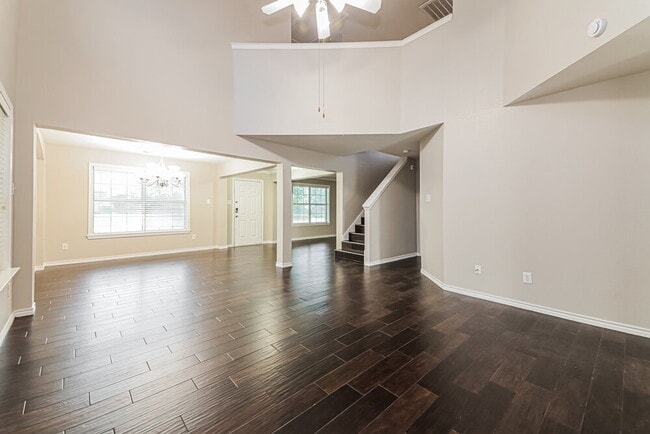 Building Photo - 8811 Eastwood Ave