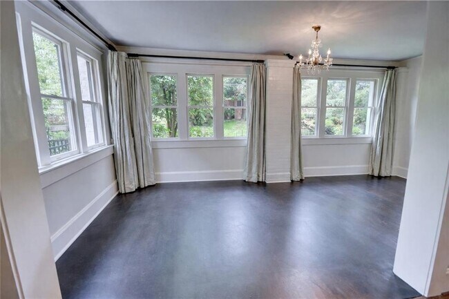 Foto del edificio - 389 6th St NE