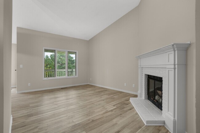 Building Photo - 3584 Blue Jay Way