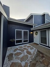 Building Photo - 709 Cain Dr