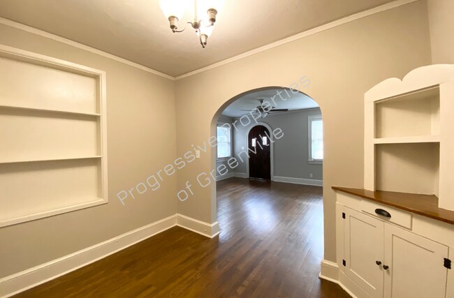 Foto del edificio - 210 W Faris Rd