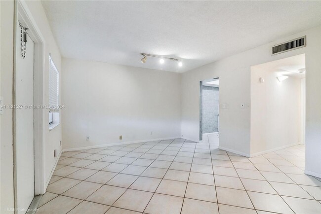 Photo - Spacious one bed one bath with pool! House