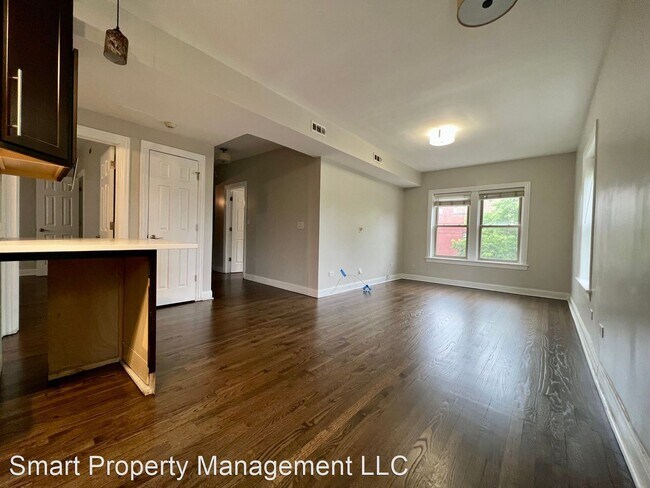 Building Photo - 2 br, 1 bath House - 3935 W. Altgeld St. - #B