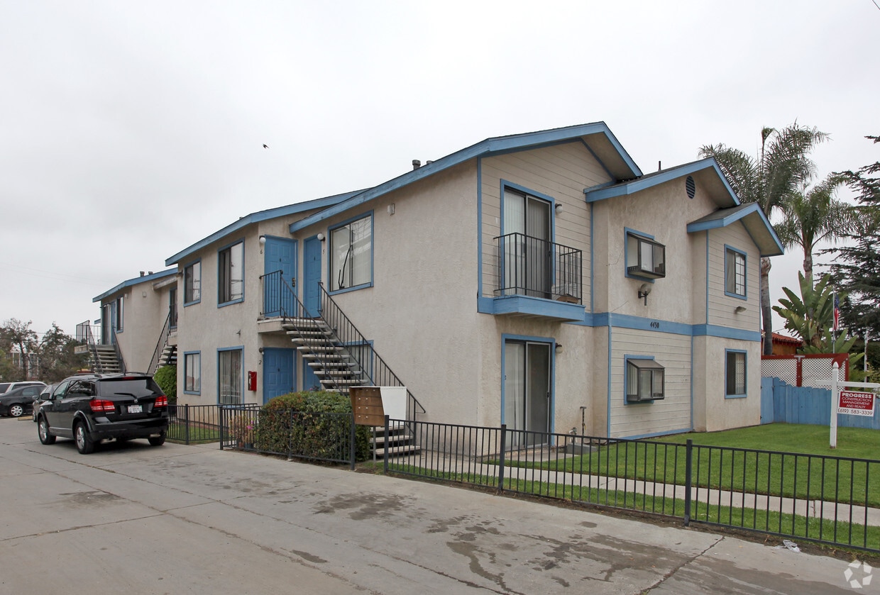 Primary Photo - Campus Village 4