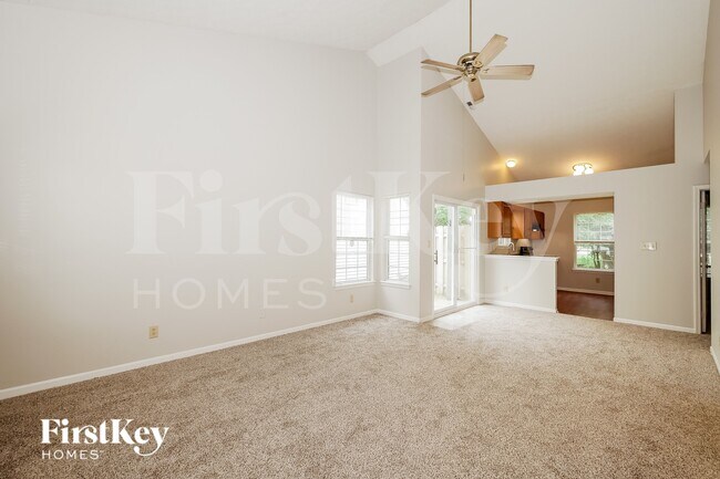Foto del edificio - 6843 Owls Nest Ct