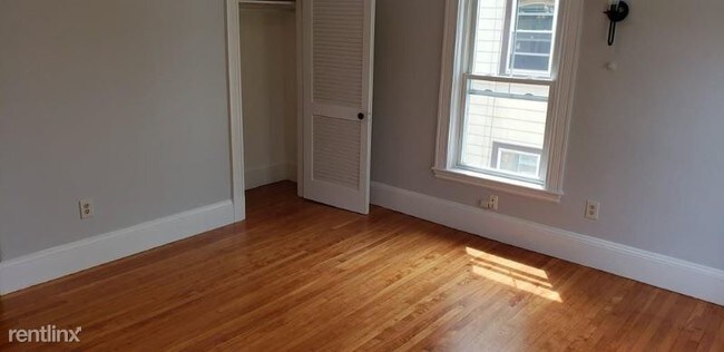 Building Photo - 31 Beltran St