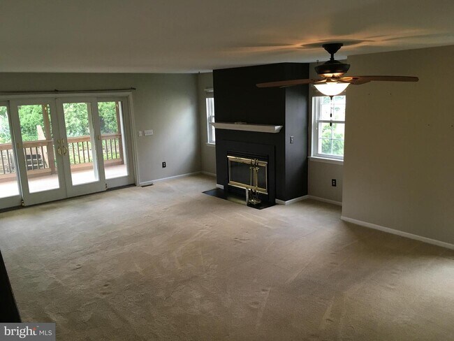 Building Photo - 424 Navajo Dr
