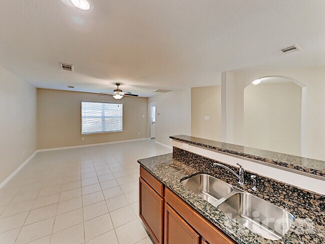 Foto del edificio - 709 Totem Trail Dr