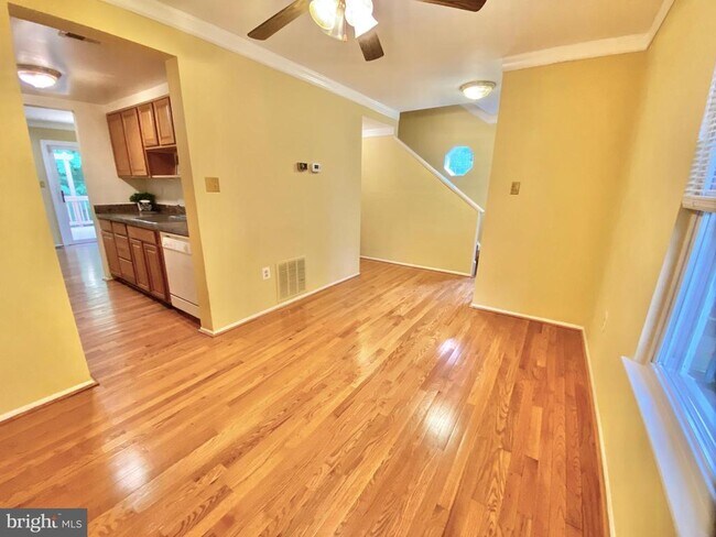 Foto del edificio - 6450 Blarney Stone Ct