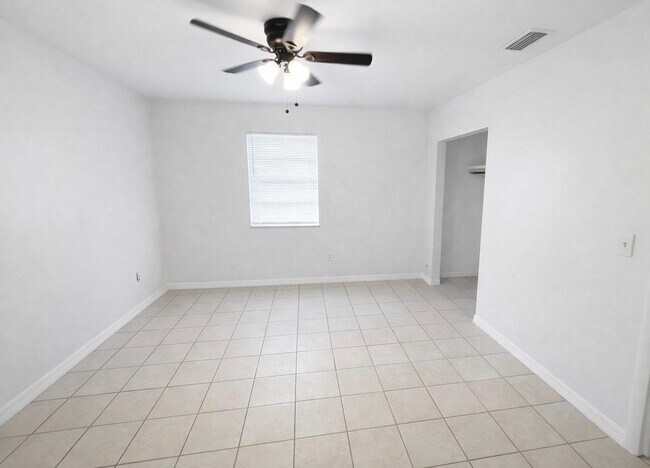 Foto del edificio - 5010 Killarney Ave