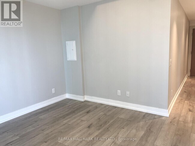 Building Photo - 7 Grenville St