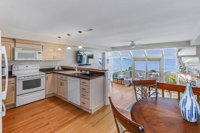Building Photo - 40 Oceanside Dr