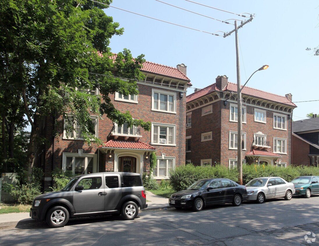 Photo du bâtiment - Heath St Housing Co-Op Inc