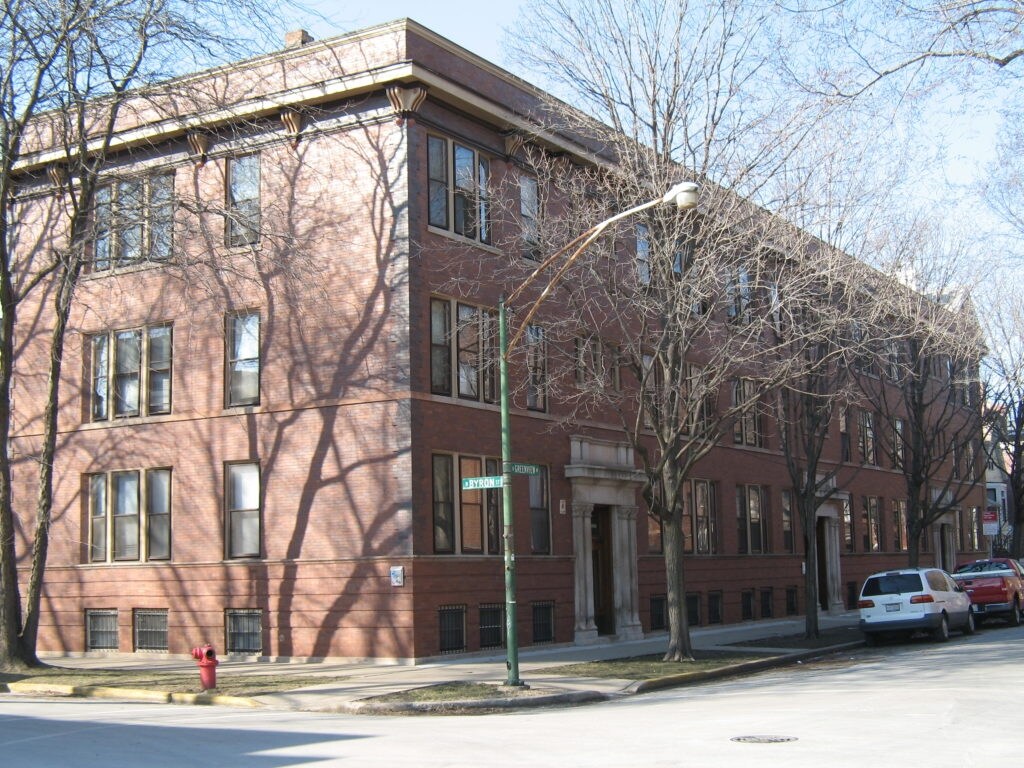 Primary Photo - 3900 N. Greenview