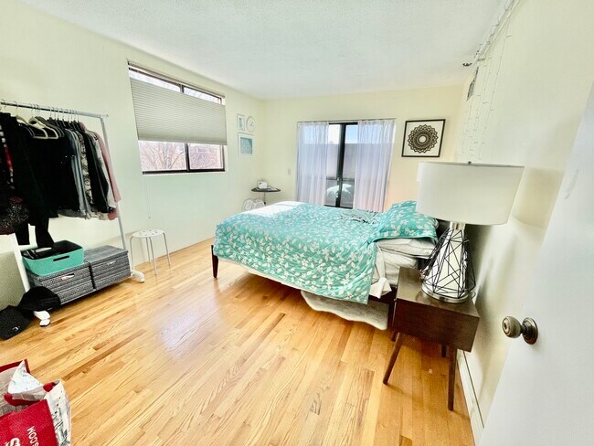 Foto del edificio - 1731 Beacon St