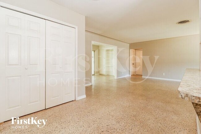 Building Photo - 5900 Grove St S