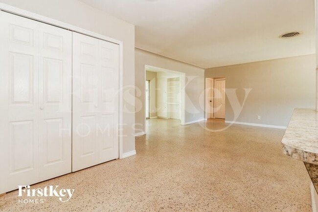 Building Photo - 5900 Grove St S