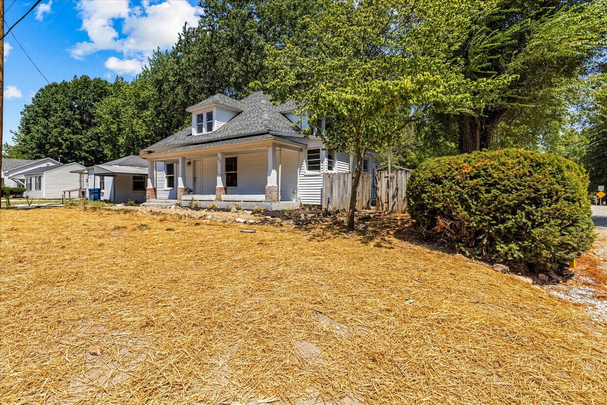 307 E Mt Vernon St, Nixa, MO 65714 House Rental in Nixa, MO