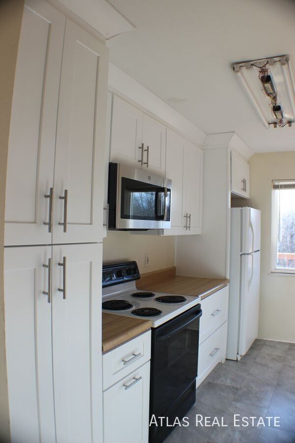 Foto del edificio - 9415 Brentwood St