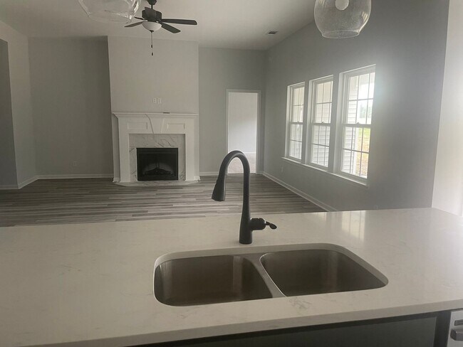 Foto del edificio - FOR RENT