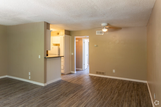 2 BR 1 BA 850 Sq Ft - Woodbrier Apartments