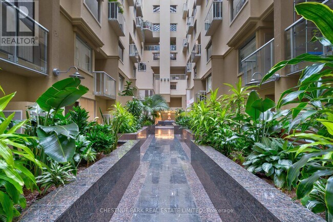 Photo du bâtiment - 437 Roncesvalles Ave