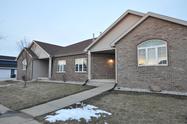 Building Photo - 213 Tall Grass Trl