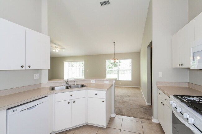 Building Photo - 7616 Bristol Park Dr