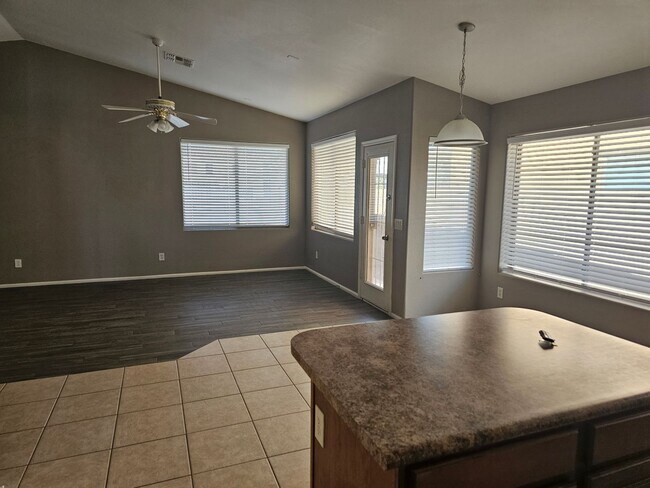 Building Photo - nice 3 b 2 bth home