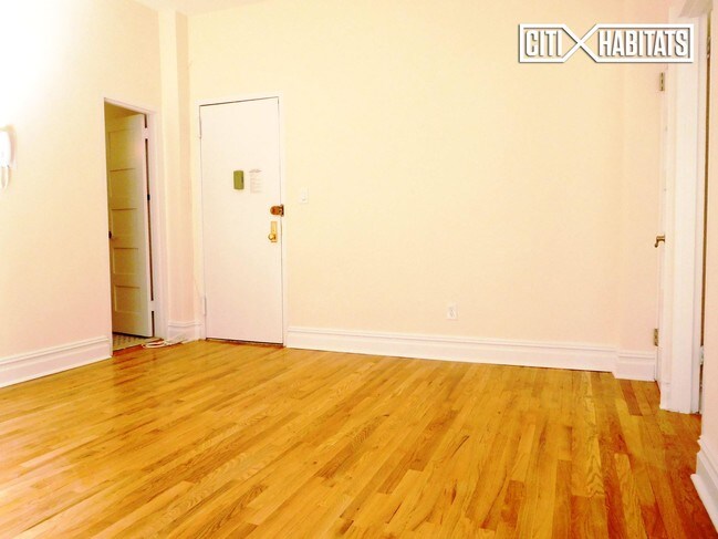 Building Photo - 355 W 85TH St