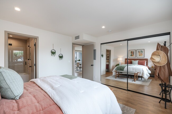 Building Photo - Desora