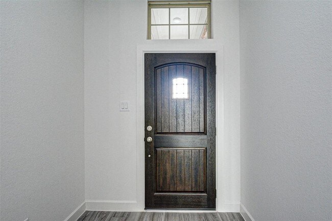 Foto del edificio - 9311 Mont Ellie Ln