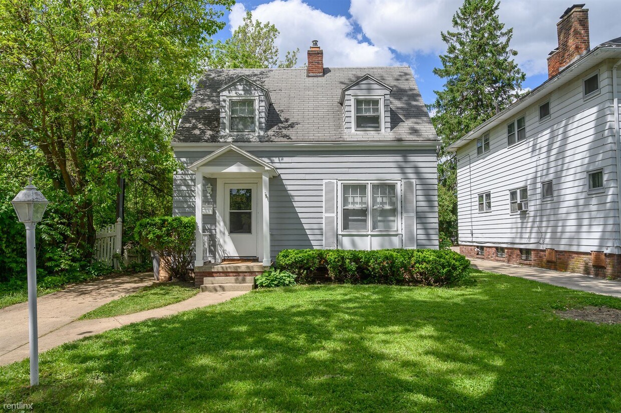 Primary Photo - 2 br, 1.5 bath House - 1944 Christie Street
