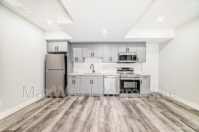 Building Photo - 12901-1123A 123a St NW