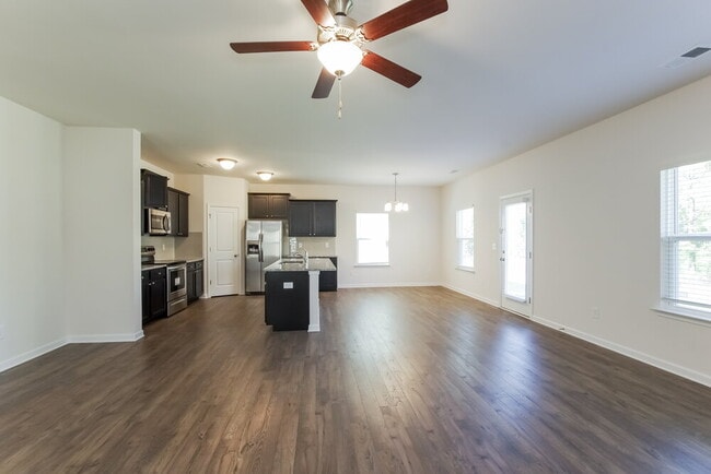 Building Photo - 4425 Drifter Dr