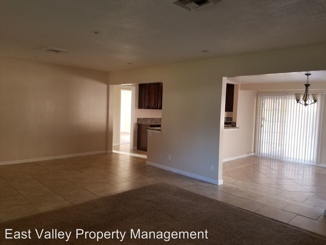 Building Photo - 35812 Grandview Dr