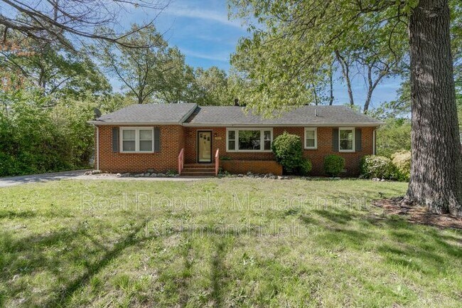 Building Photo - 7421 Dell Dr