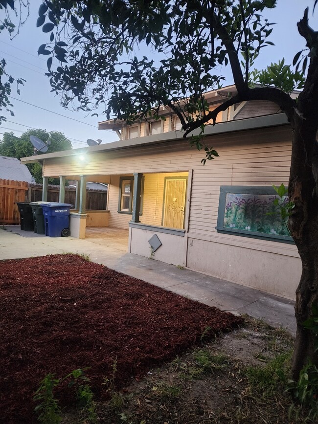 118 Baker Way, Modesto, CA 95354 House for Rent in Modesto, CA