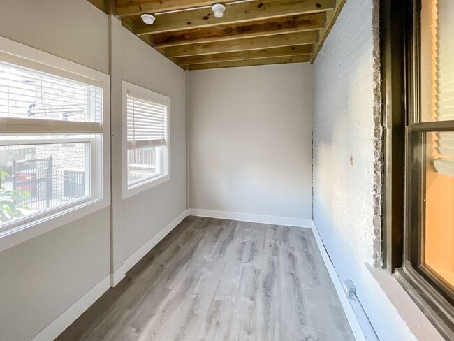 Building Photo - 5553 N Magnolia Ave