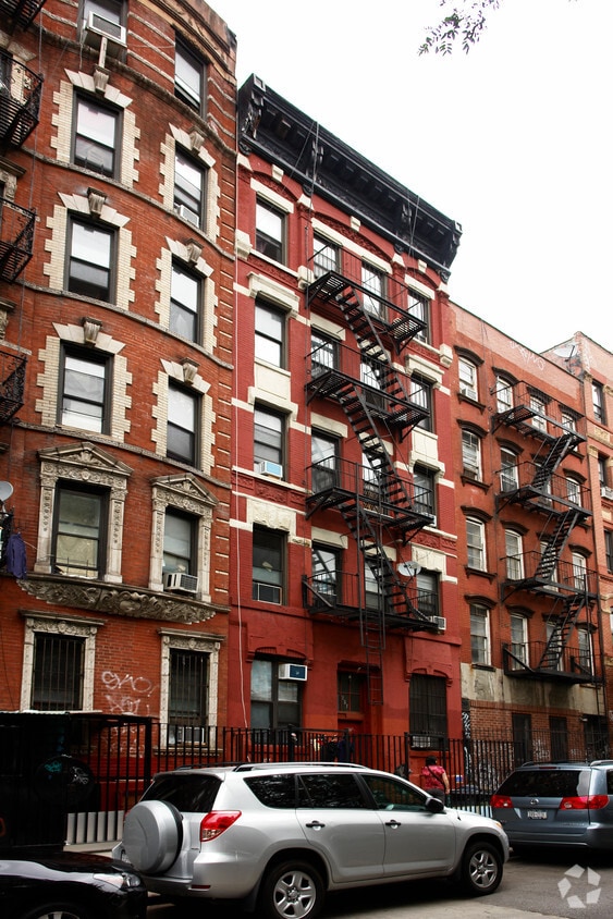Building Photo - 237 Henry St