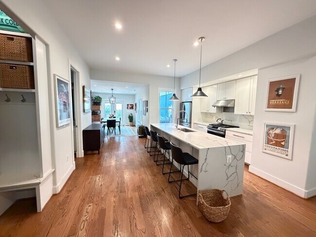 Foto del edificio - 1127 G St NE