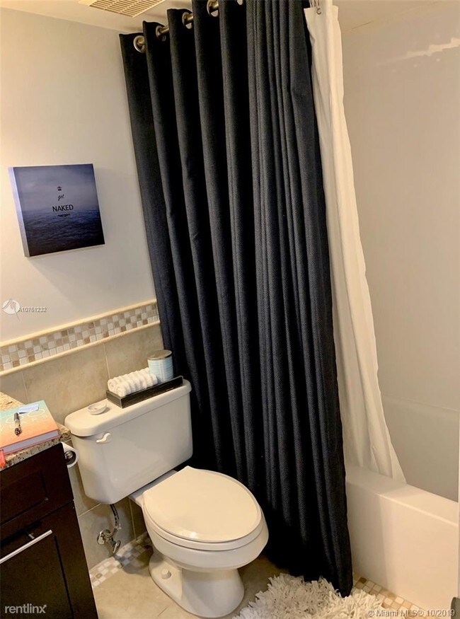 Foto del edificio - 18246 Mediterranean Blvd