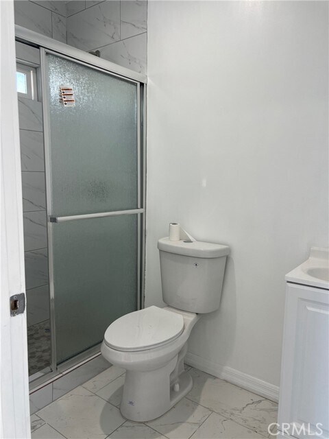 Foto del edificio - 18740 Valerio St