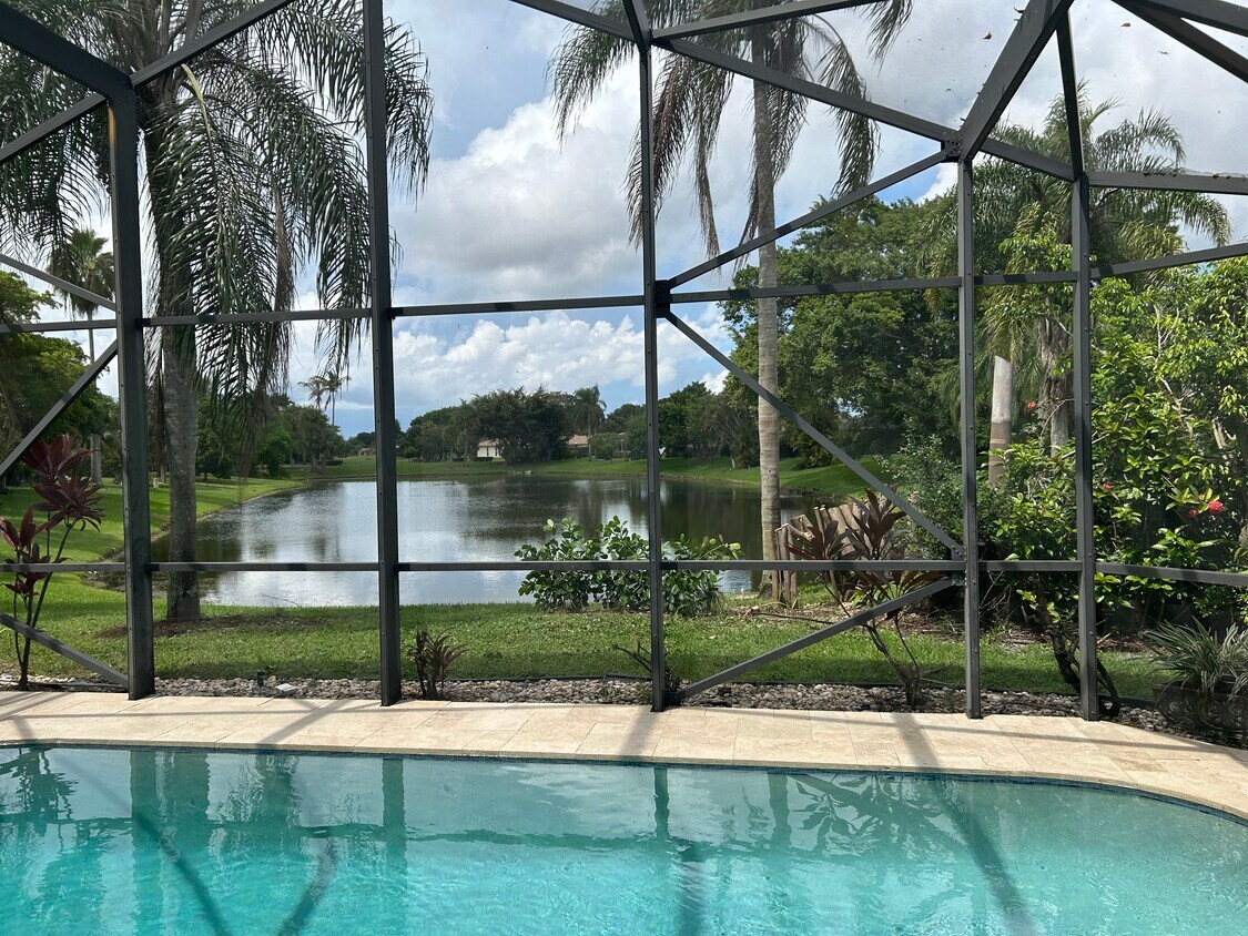 Heated salt water pool with a view - 10150 Camelback Ln