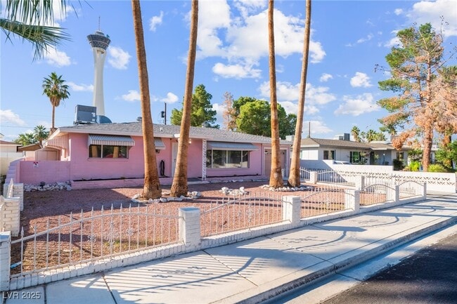 Building Photo - 2112 S Van Patten Pl